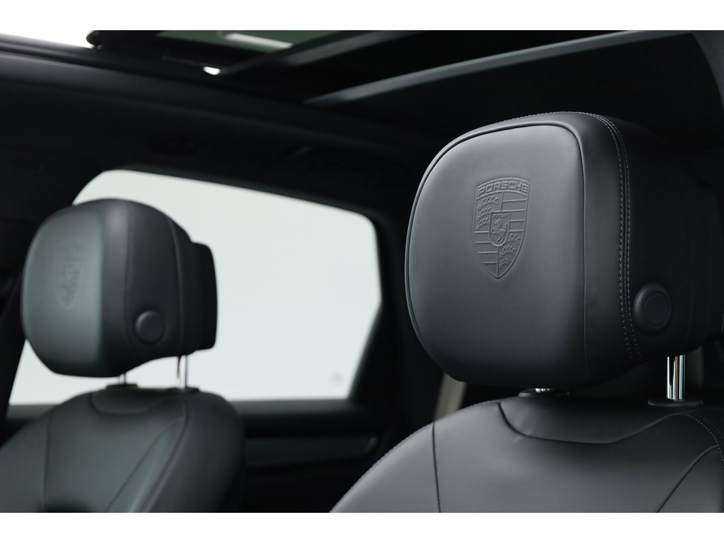 Porsche Cayenne 3.0 E-Hybrid Platinum Edition | Pano | Sport chrono | 22'' | Luchtvering | Bose Audio | Adapt. Cruise