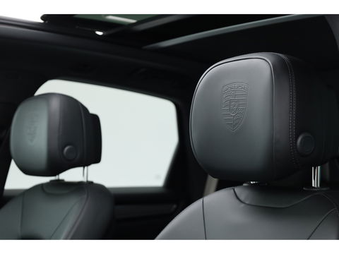 Porsche Cayenne 3.0 E-Hybrid Platinum Edition | Pano | Sport chrono | 22'' | Luchtvering | Bose Audio | Adapt. Cruise