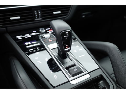 Porsche Cayenne 3.0 E-Hybrid Platinum Edition | Pano | Sport chrono | 22'' | Luchtvering | Bose Audio | Adapt. Cruise
