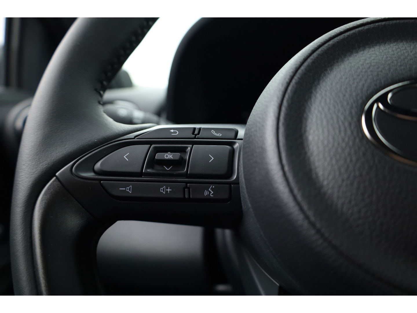 Toyota Yaris Cross 1.5 Hybrid 130 Teamplayer | Winter pack | Safety pack | Navi | Adapt. Cruise | Camera | Keyless