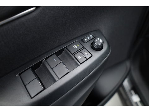 Toyota Yaris Cross 1.5 Hybrid 130 Teamplayer | Winter pack | Safety pack | Navi | Adapt. Cruise | Camera | Keyless