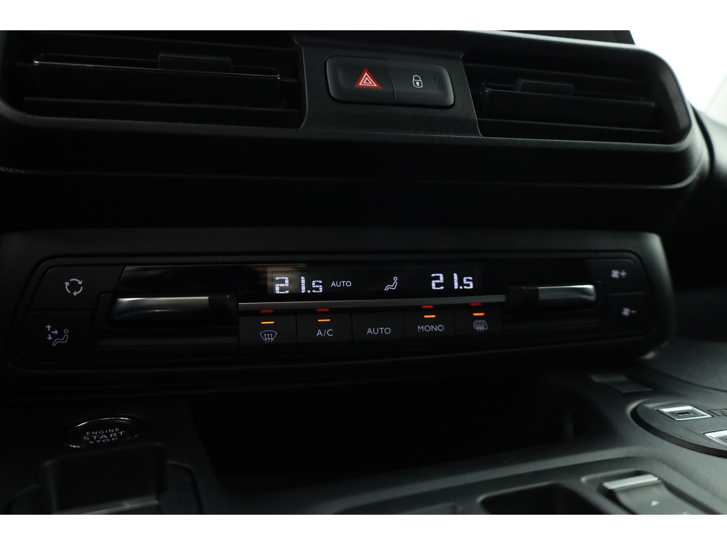 Opel Combo 1.5 BlueHDi 130pk | L2/XXL | Automaat | Nieuw model | Airco | 10" MultiMedia | Apple Carplay | Camera