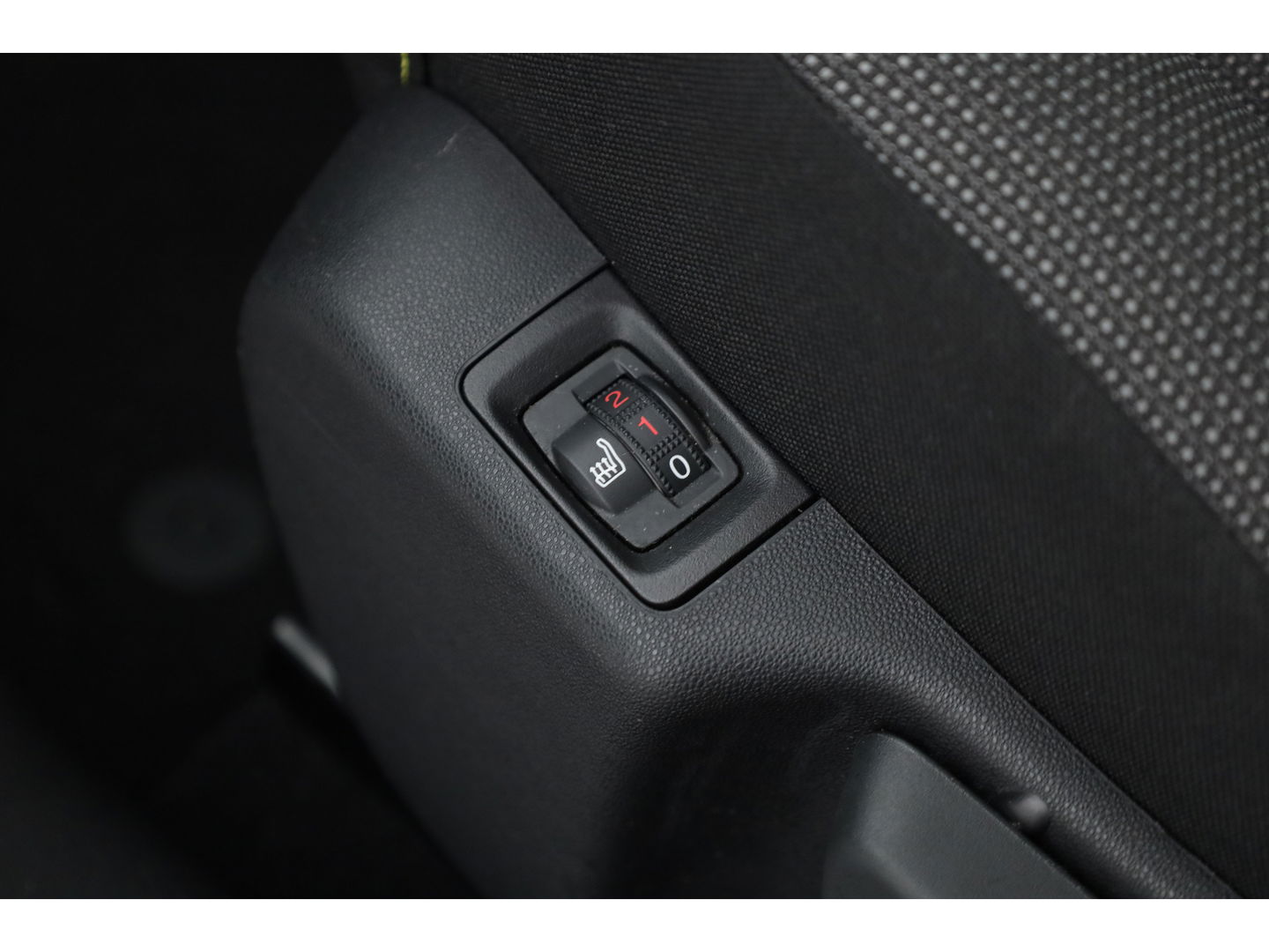 Citroën C3 1.2 PureTech C-Series | Navi by App | Stoelverw | LED | Clima