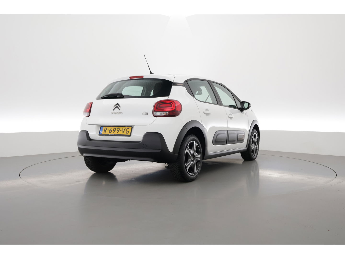 Citroën C3 1.2 PureTech C-Series | Navi by App | Stoelverw | LED | Clima