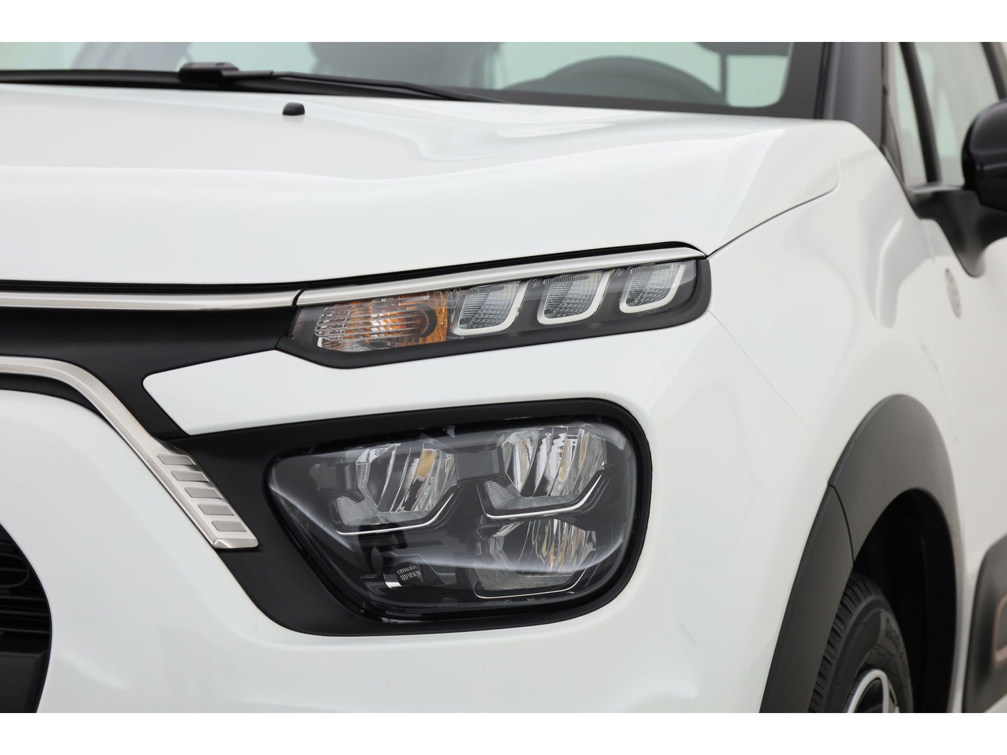 Citroën C3 1.2 PureTech C-Series | Navi by App | Stoelverw | LED | Clima
