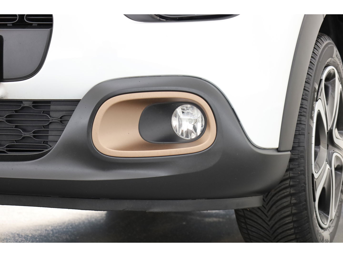 Citroën C3 1.2 PureTech C-Series | Navi by App | Stoelverw | LED | Clima