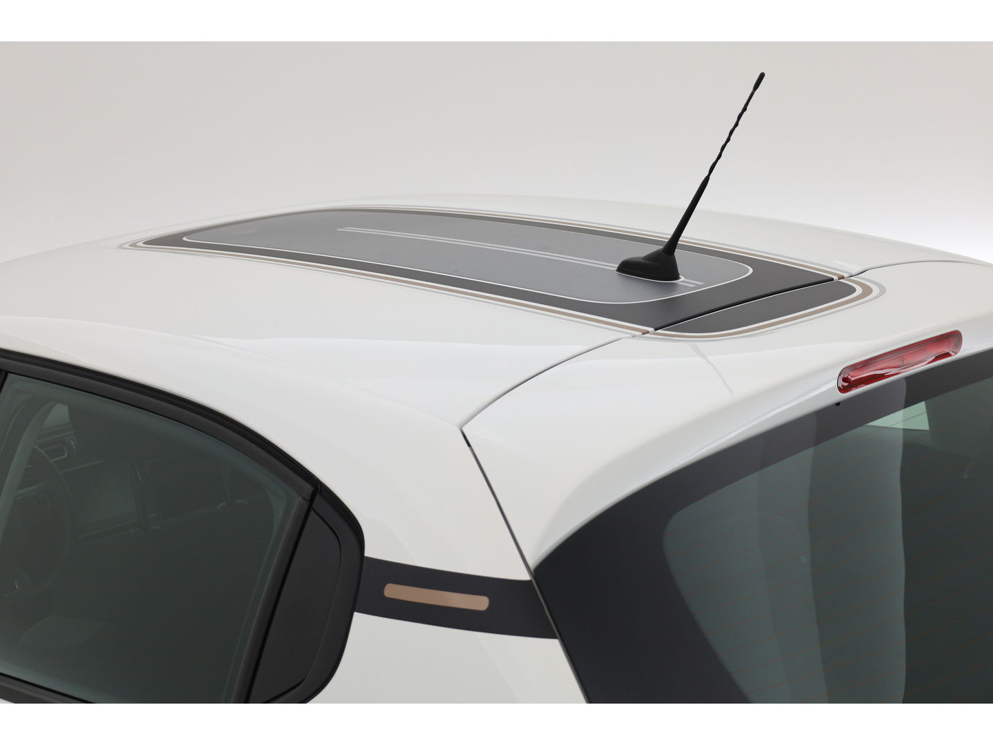 Citroën C3 1.2 PureTech C-Series | Navi by App | Stoelverw | LED | Clima