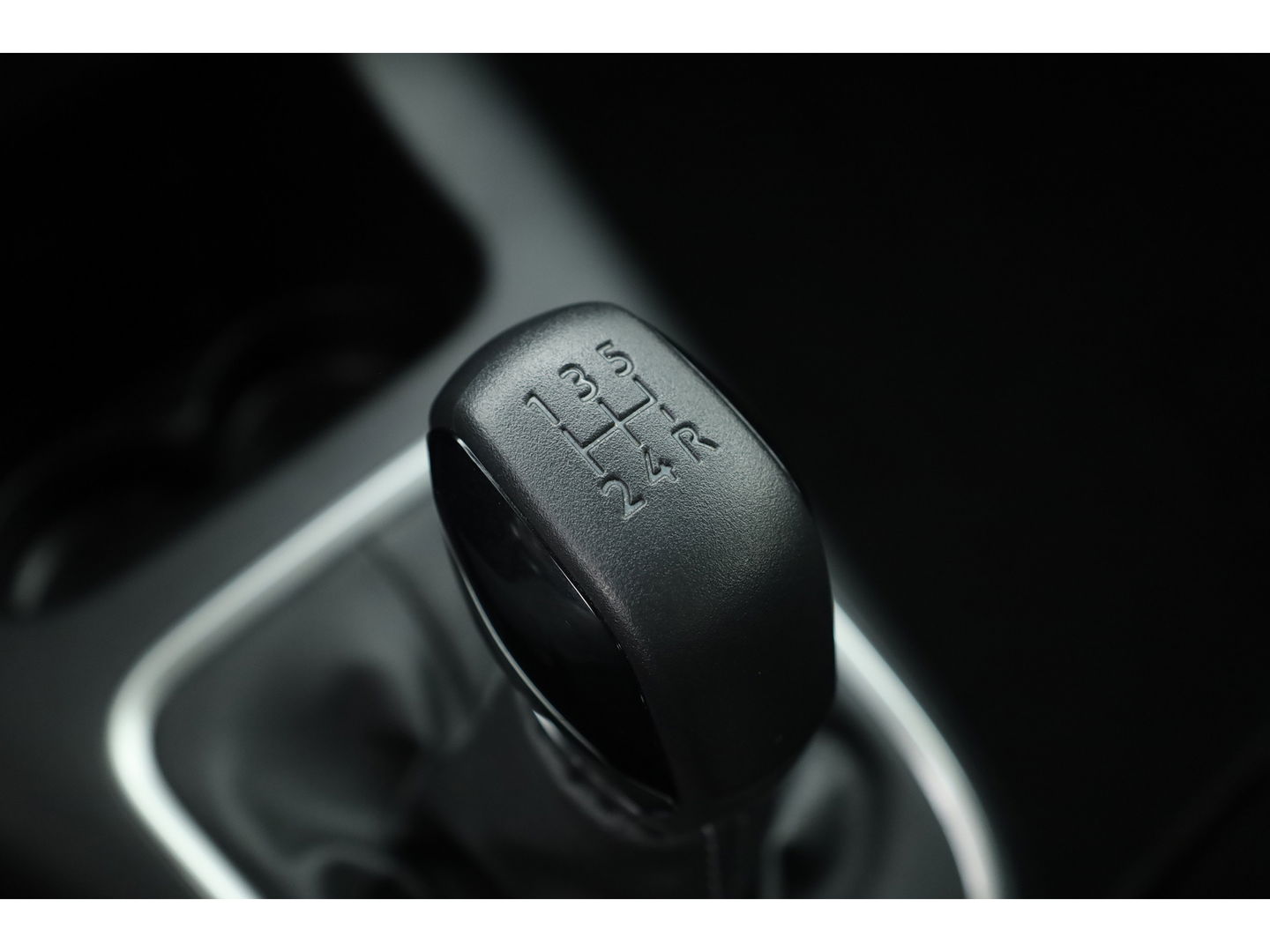 Citroën C3 1.2 PureTech C-Series | Navi by App | Stoelverw | LED | Clima