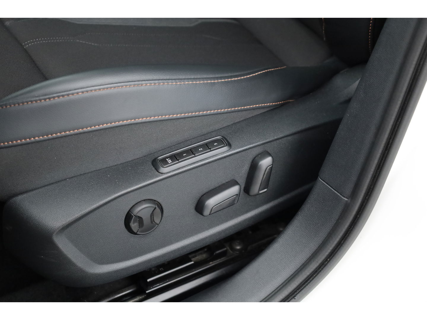 CUPRA Formentor 1.4 e-Hybrid | Pano | Camera | Memory Seat | Travel Assist | Navi