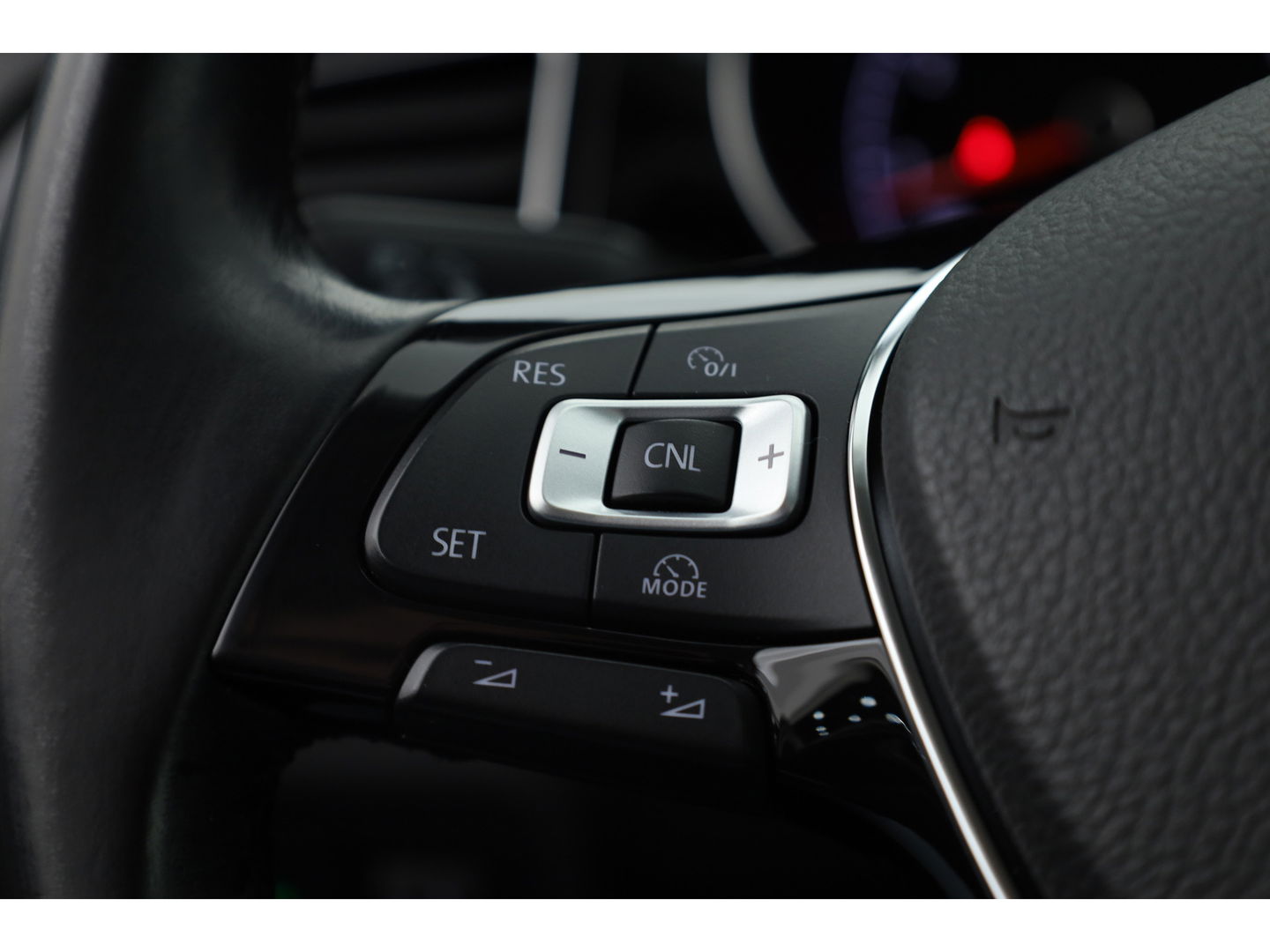 Volkswagen Golf Sportsvan 1.2 TSI Highline DSG | Camera | All Seasons | Trekhaak | Clima | PDC