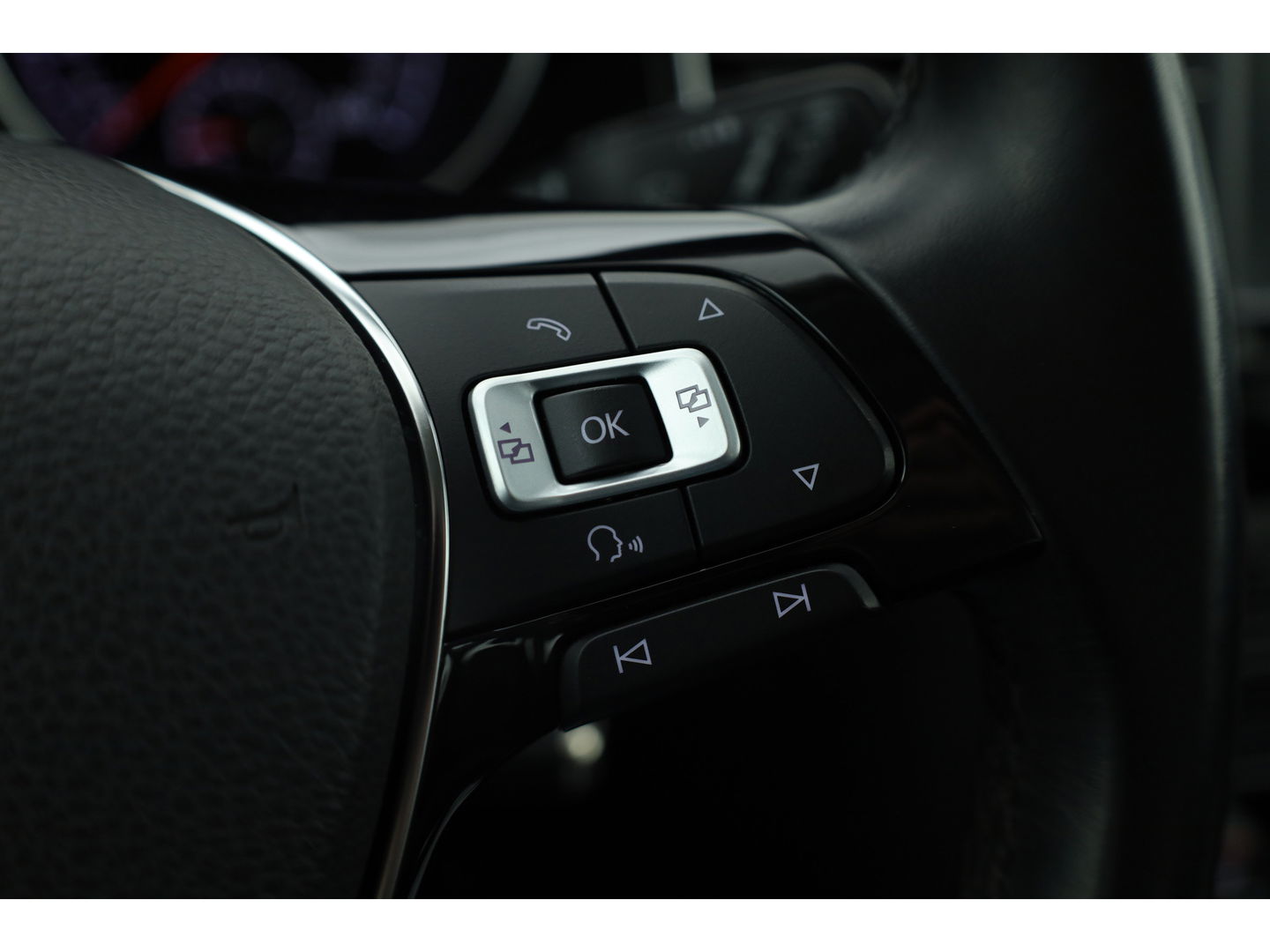 Volkswagen Golf Sportsvan 1.2 TSI Highline DSG | Camera | All Seasons | Trekhaak | Clima | PDC