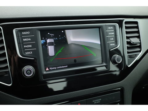 Volkswagen Golf Sportsvan 1.2 TSI Highline DSG | Camera | All Seasons | Trekhaak | Clima | PDC