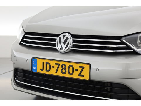 Volkswagen Golf Sportsvan 1.2 TSI Highline DSG | Camera | All Seasons | Trekhaak | Clima | PDC