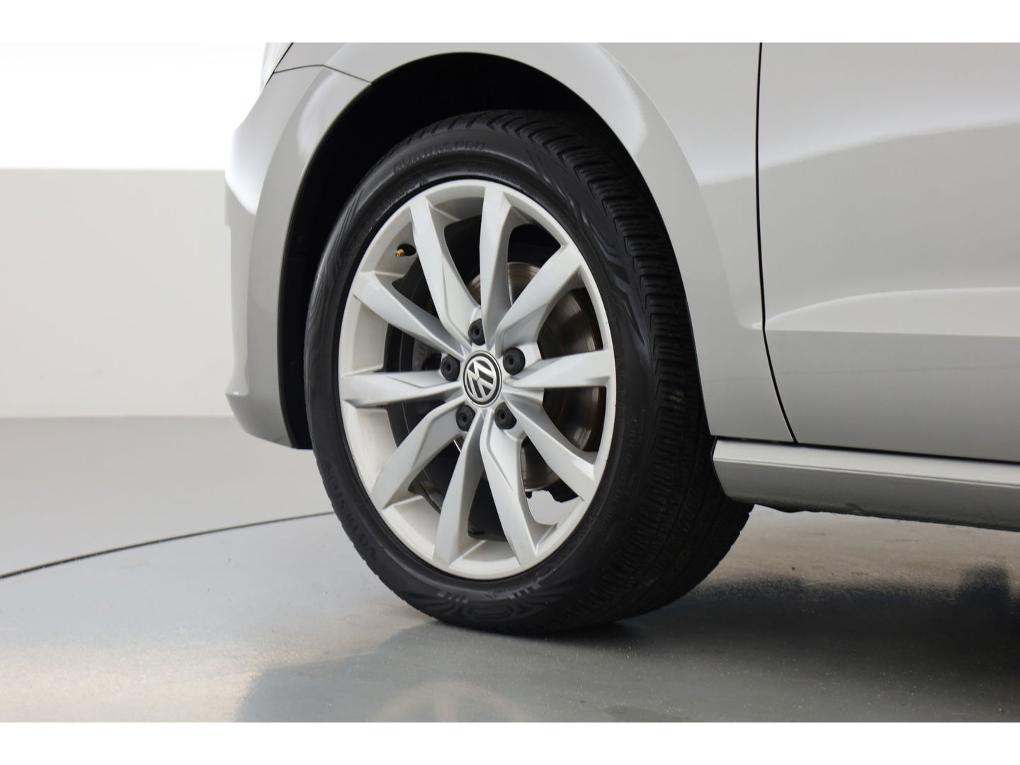 Volkswagen Golf Sportsvan 1.2 TSI Highline DSG | Camera | All Seasons | Trekhaak | Clima | PDC