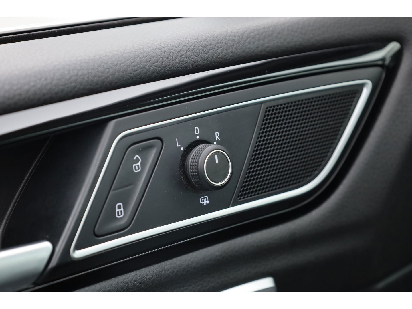 Volkswagen Golf Sportsvan 1.2 TSI Highline DSG | Camera | All Seasons | Trekhaak | Clima | PDC