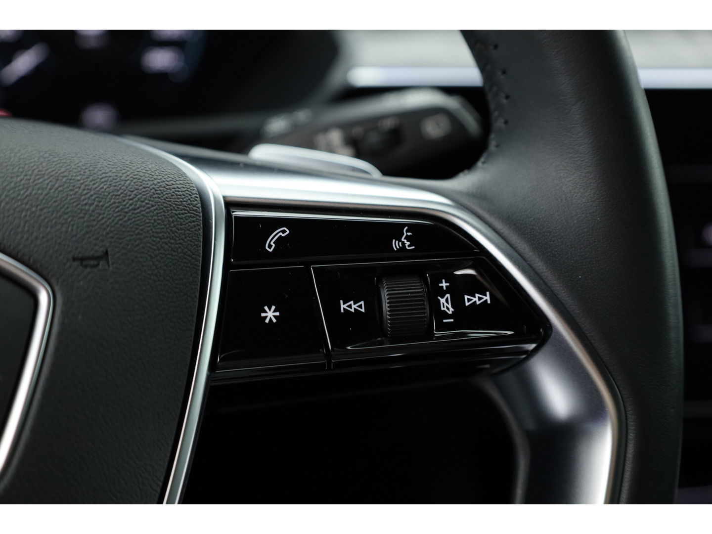 Audi e-tron 55 quattro Advanced edition 95 kWh | Pano | HUD | Soft Close | Luchtvering | Adapt. Cruise | 360cam