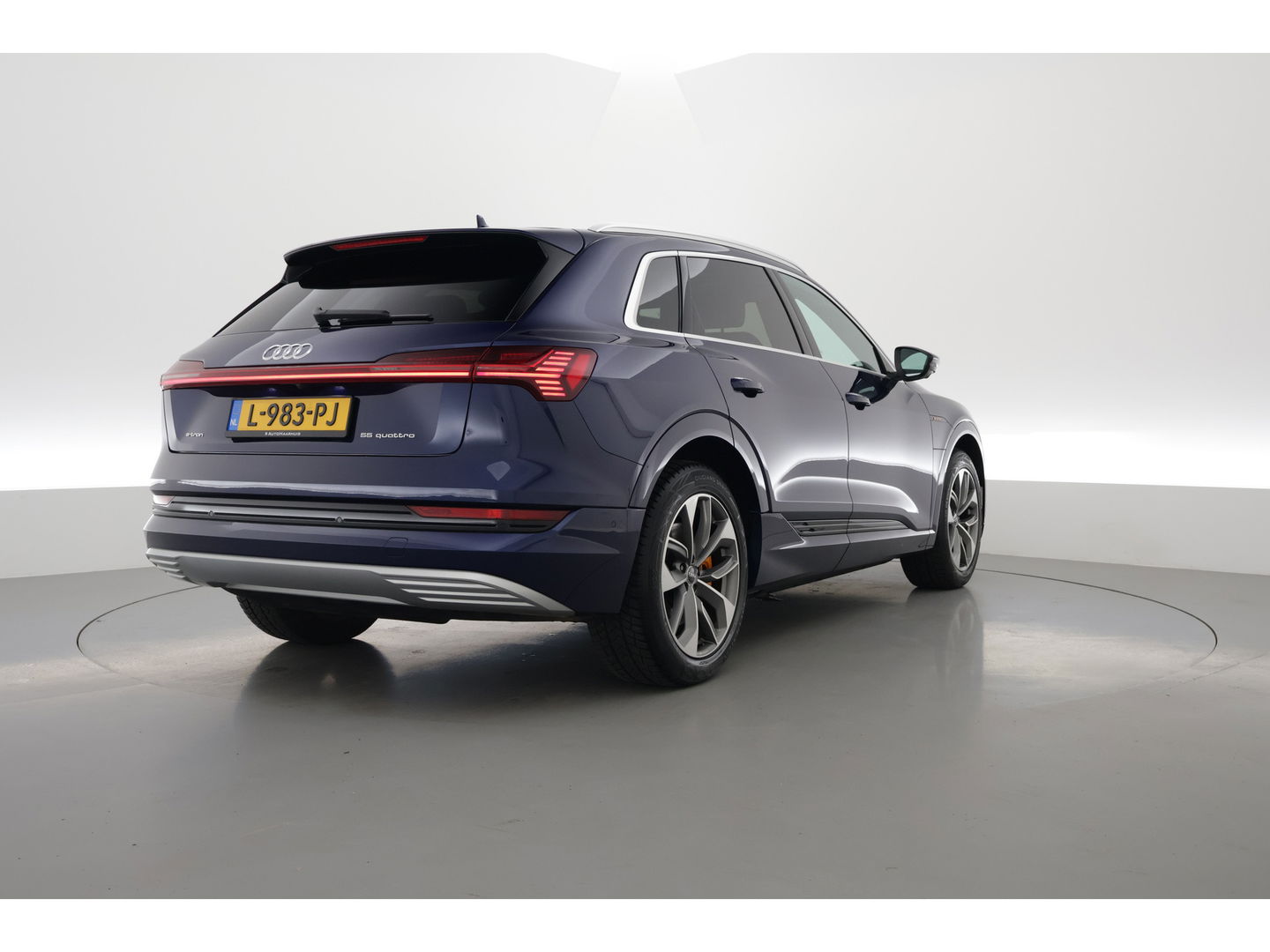 Audi e-tron 55 quattro Advanced edition 95 kWh | Pano | HUD | Soft Close | Luchtvering | Adapt. Cruise | 360cam