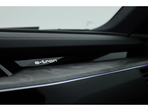 Audi e-tron 55 quattro Advanced edition 95 kWh | Pano | HUD | Soft Close | Luchtvering | Adapt. Cruise | 360cam