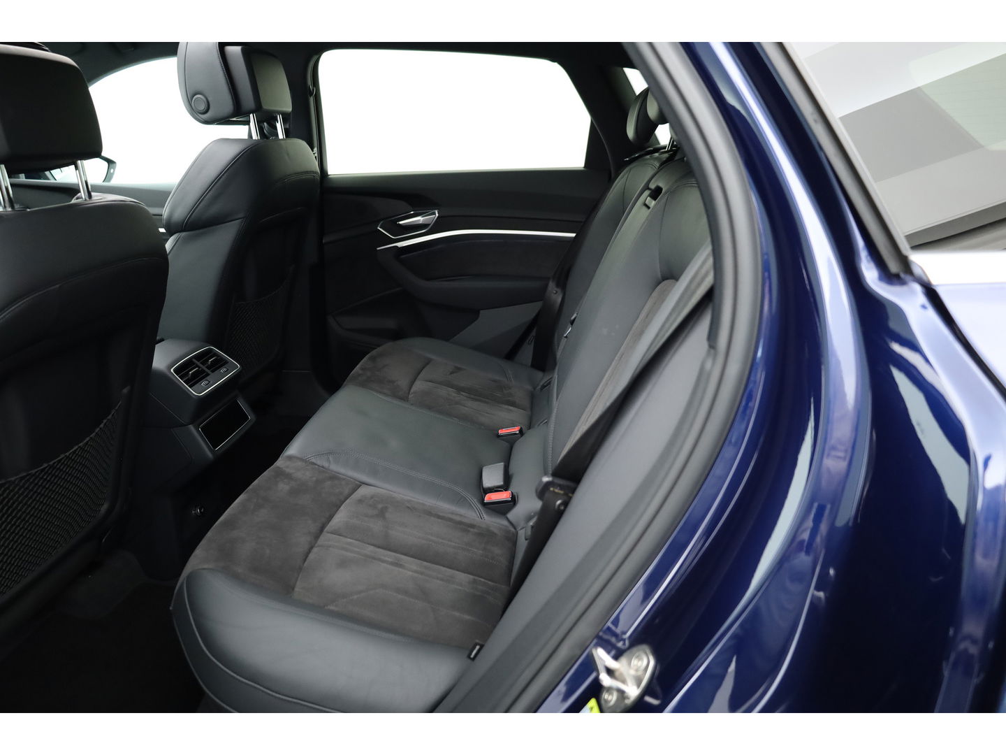 Audi e-tron 55 quattro Advanced edition 95 kWh | Pano | HUD | Soft Close | Luchtvering | Adapt. Cruise | 360cam