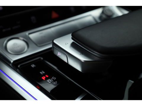 Audi e-tron 55 quattro Advanced edition 95 kWh | Pano | HUD | Soft Close | Luchtvering | Adapt. Cruise | 360cam