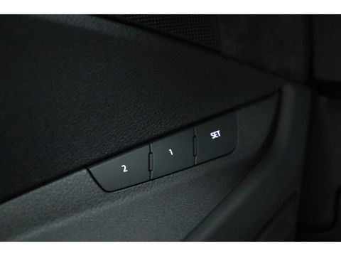 Audi e-tron 55 quattro Advanced edition 95 kWh | Pano | HUD | Soft Close | Luchtvering | Adapt. Cruise | 360cam