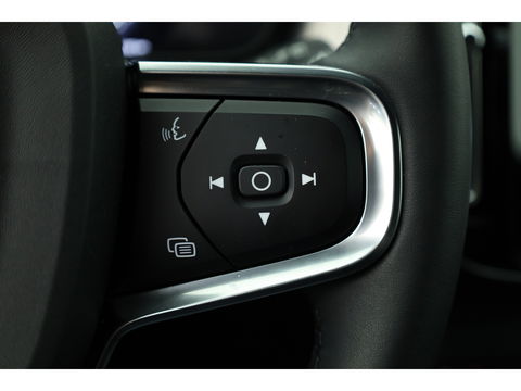Volvo XC40 T4 Recharge Plus Bright | Navi | Elek. Trekhaak | Pilot Assist | Camera | Stoel- Stuurverw.
