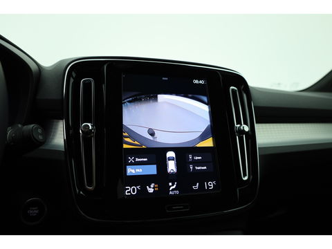 Volvo XC40 T4 Recharge Plus Bright | Navi | Elek. Trekhaak | Pilot Assist | Camera | Stoel- Stuurverw.