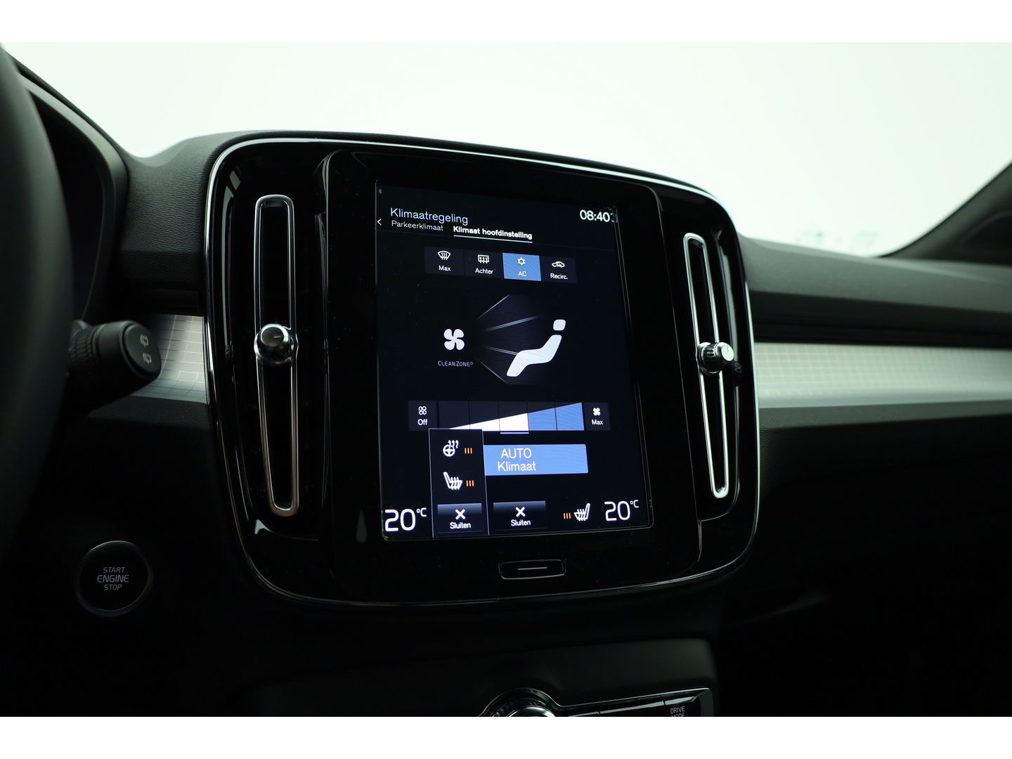 Volvo XC40 T4 Recharge Plus Bright | Navi | Elek. Trekhaak | Pilot Assist | Camera | Stoel- Stuurverw.