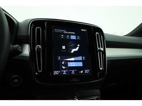 Volvo XC40 T4 Recharge Plus Bright | Navi | Elek. Trekhaak | Pilot Assist | Camera | Stoel- Stuurverw.