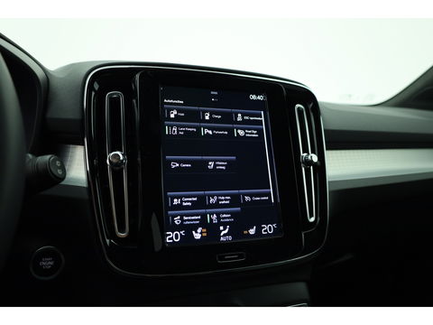Volvo XC40 T4 Recharge Plus Bright | Navi | Elek. Trekhaak | Pilot Assist | Camera | Stoel- Stuurverw.