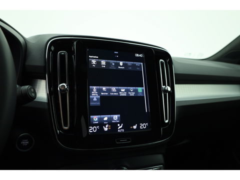 Volvo XC40 T4 Recharge Plus Bright | Navi | Elek. Trekhaak | Pilot Assist | Camera | Stoel- Stuurverw.