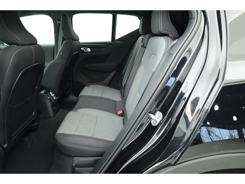Volvo XC40 T4 Recharge Plus Bright | Navi | Elek. Trekhaak | Pilot Assist | Camera | Stoel- Stuurverw.