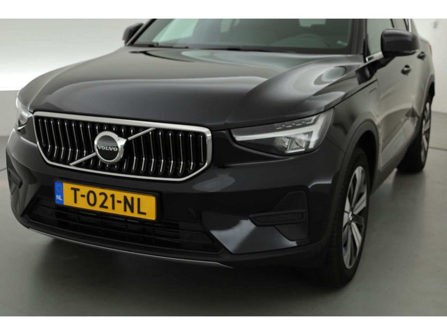 Volvo XC40 T4 Recharge Plus Bright | Navi | Elek. Trekhaak | Pilot Assist | Camera | Stoel- Stuurverw.