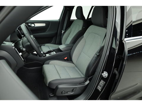 Volvo XC40 T4 Recharge Plus Bright | Navi | Elek. Trekhaak | Pilot Assist | Camera | Stoel- Stuurverw.