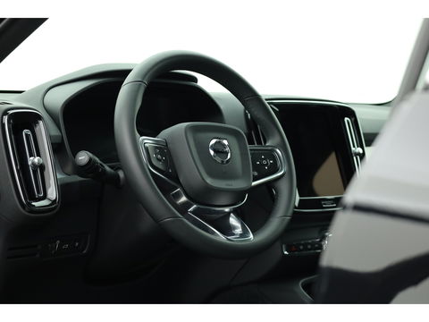 Volvo XC40 T4 Recharge Plus Bright | Navi | Elek. Trekhaak | Pilot Assist | Camera | Stoel- Stuurverw.