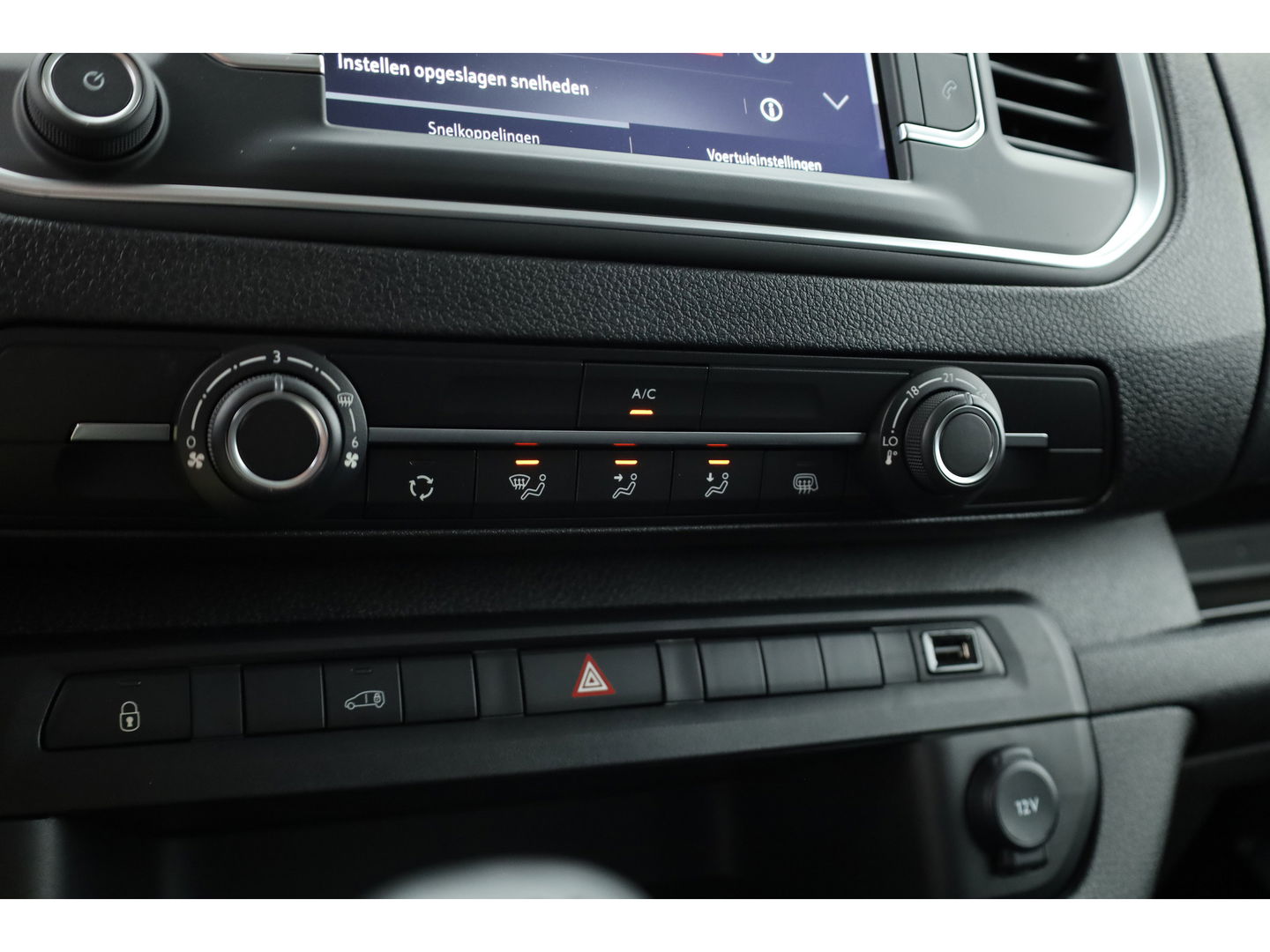 Opel Vivaro 2.0 CDTi 145pk L3H1 | Dubb. Cab. | 6 pers. | Airco | Cruise | Navi by App | Parkeersensoren