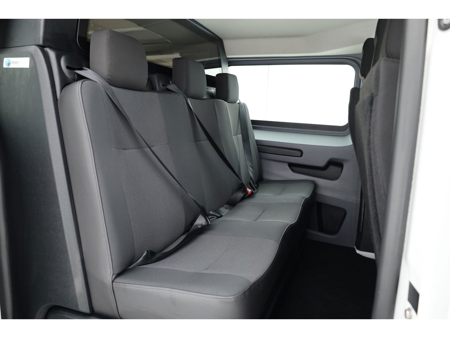 Opel Vivaro 2.0 CDTi 145pk L3H1 | Dubb. Cab. | 6 pers. | Airco | Cruise | Navi by App | Parkeersensoren