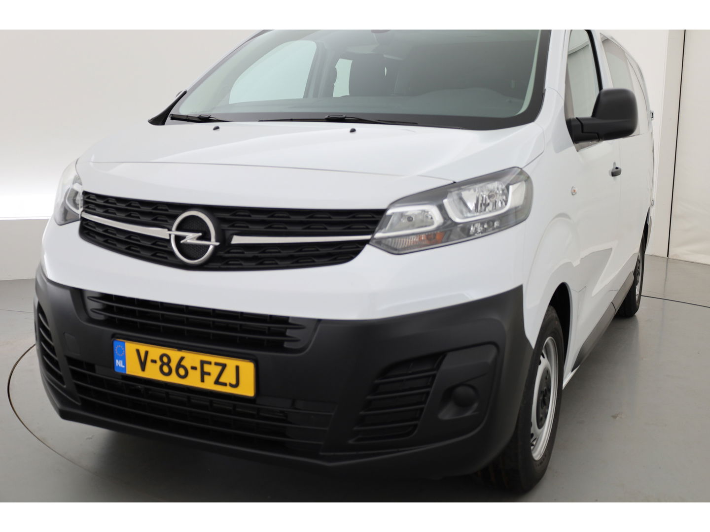 Opel Vivaro 2.0 CDTi 145pk L3H1 | Dubb. Cab. | 6 pers. | Airco | Cruise | Navi by App | Parkeersensoren