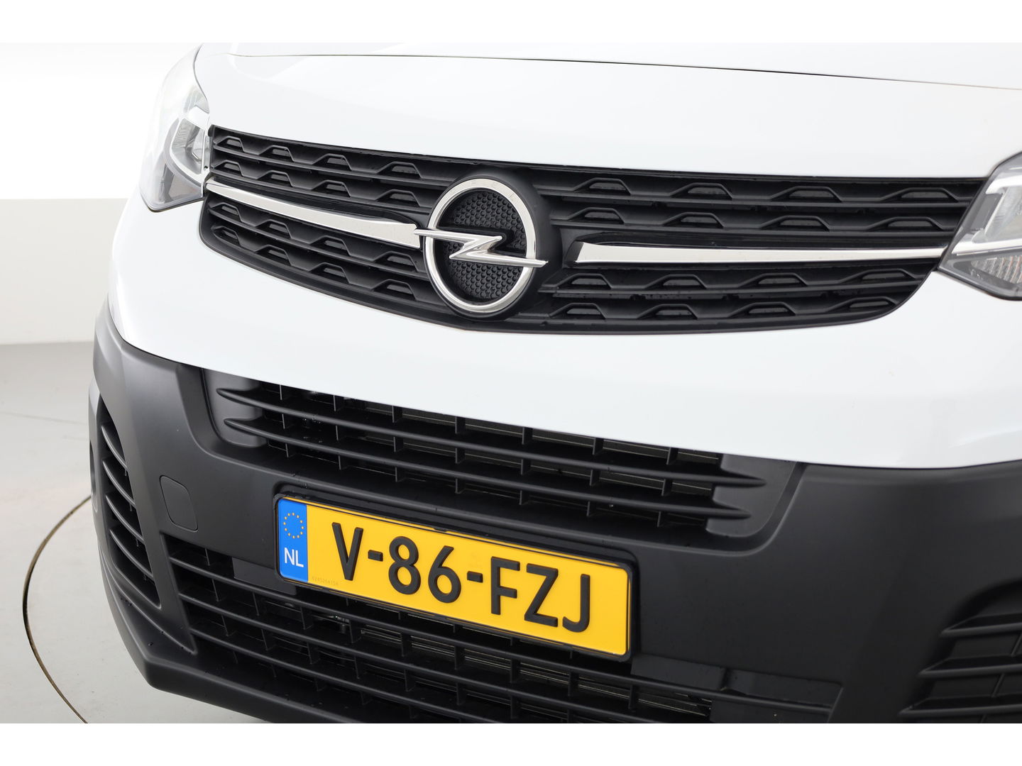Opel Vivaro 2.0 CDTi 145pk L3H1 | Dubb. Cab. | 6 pers. | Airco | Cruise | Navi by App | Parkeersensoren