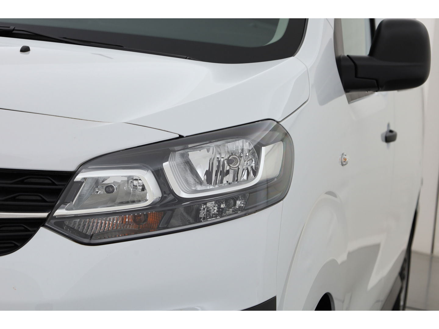 Opel Vivaro 2.0 CDTi 145pk L3H1 | Dubb. Cab. | 6 pers. | Airco | Cruise | Navi by App | Parkeersensoren