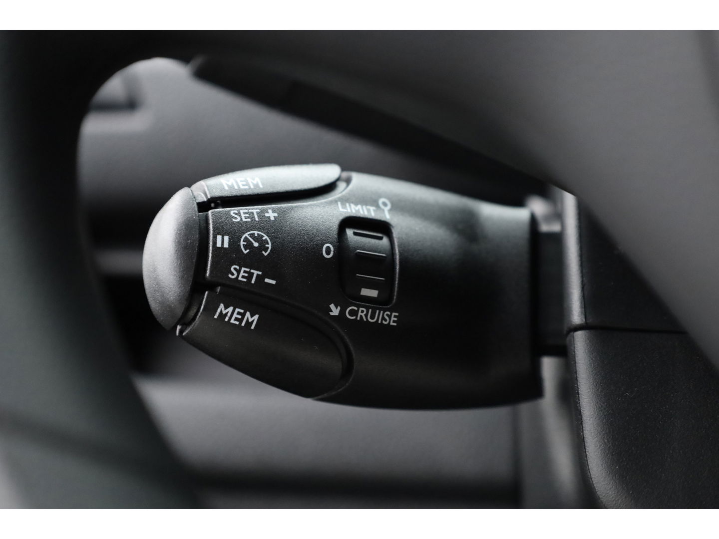 Opel Vivaro 2.0 CDTi 145pk L3H1 | Dubb. Cab. | 6 pers. | Airco | Cruise | Navi by App | Parkeersensoren