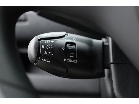 Opel Vivaro 2.0 CDTi 145pk L3H1 | Dubb. Cab. | 6 pers. | Airco | Cruise | Navi by App | Parkeersensoren
