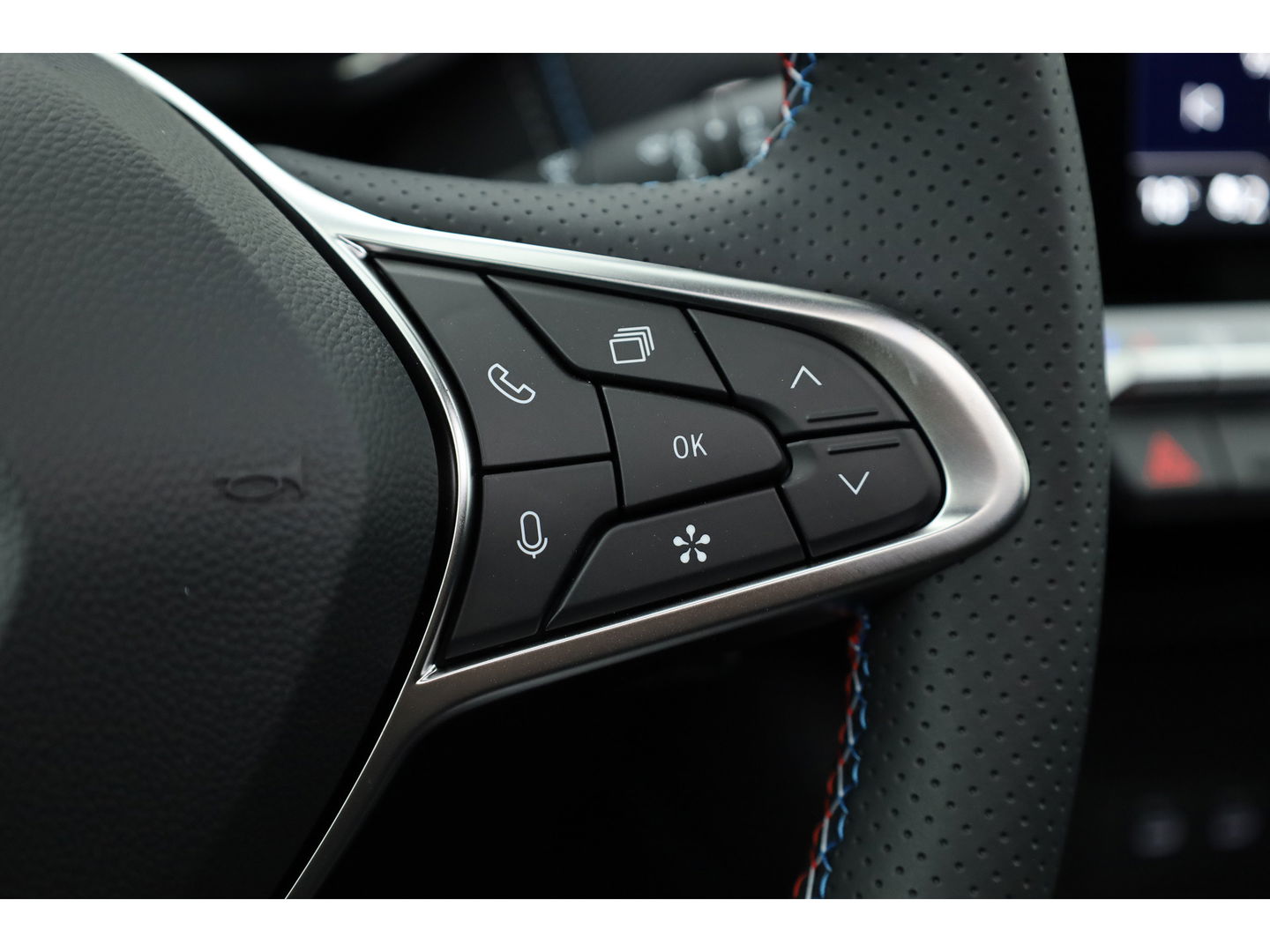 Renault Captur 1.6 E-Tech full hybrid 145 esprit Alpine | Pano | 360cam | Harman Kardon | Stoel-Stuurverw. | Adapt. Cruise