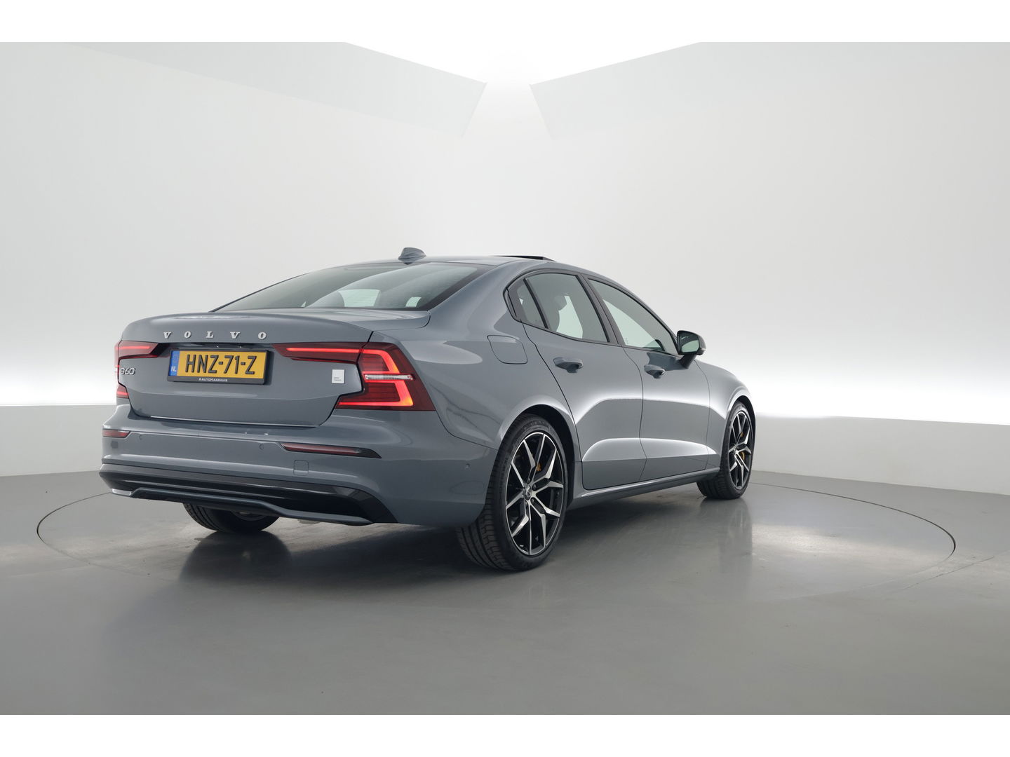Volvo S60 T8 Polestar Engineered ''Uniek 455PK!'' | Pano | HUD | 360cam | Bowers & Wilkins | Pilot Assist