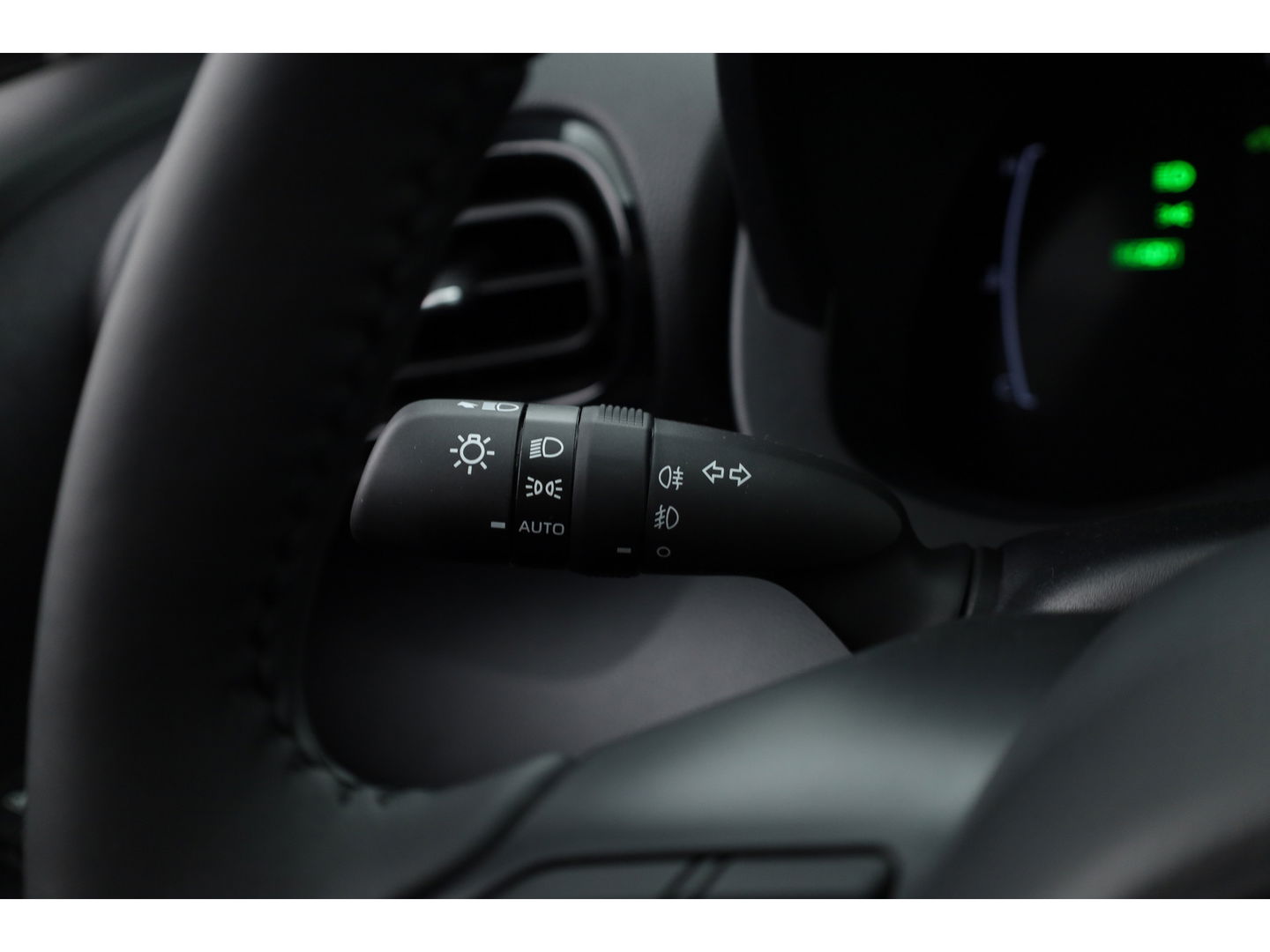 Toyota Yaris Cross 1.5 Hybrid Teamplayer 130pk | Winter pack | Safety pack | Navi | Adapt. Cruise | Camera | Keyless