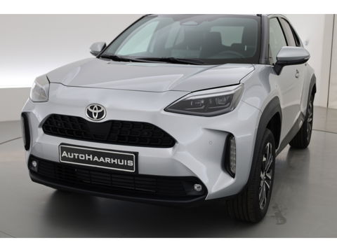 Toyota Yaris Cross 1.5 Hybrid Teamplayer 130pk | Winter pack | Safety pack | Navi | Adapt. Cruise | Camera | Keyless