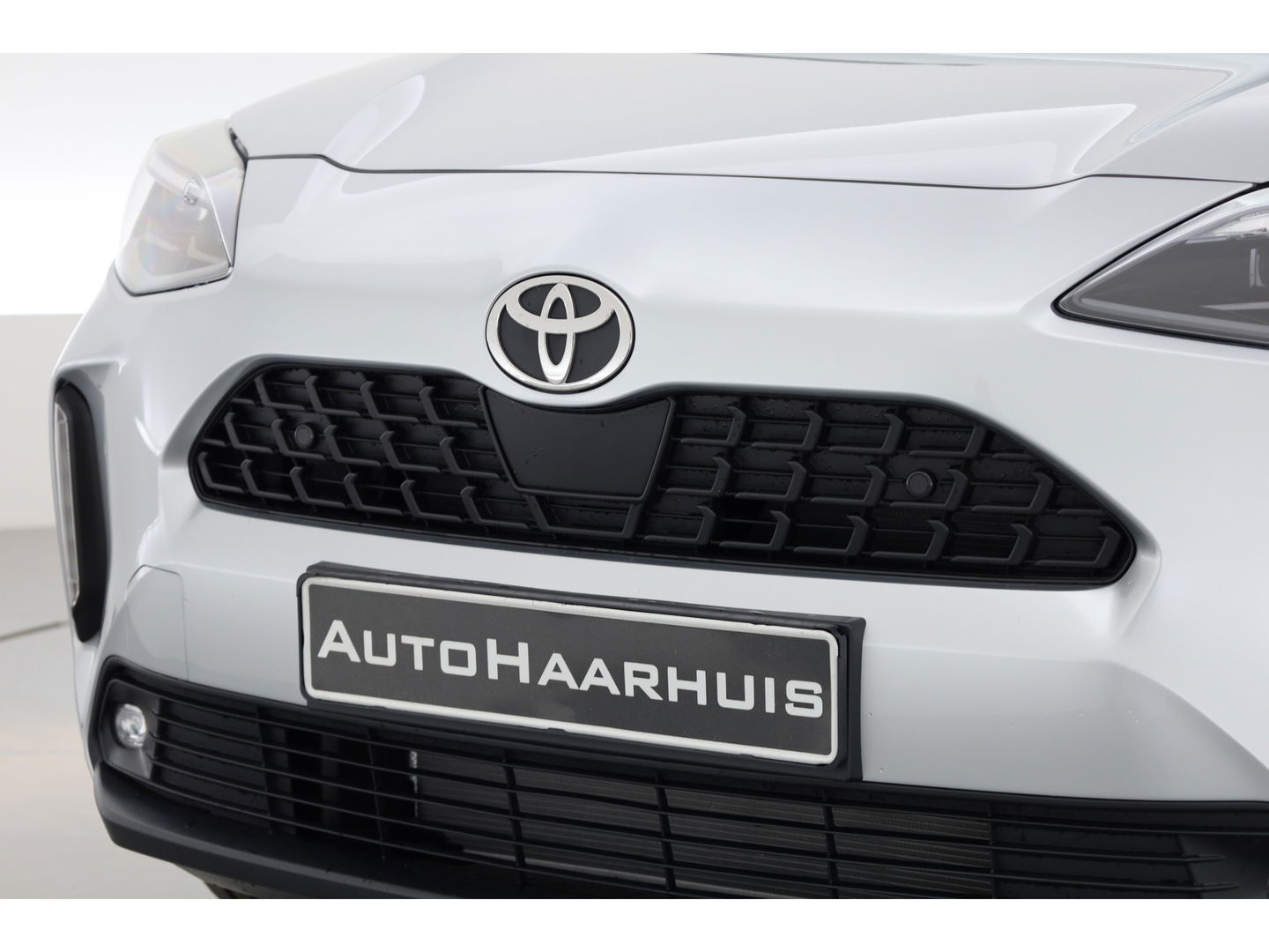 Toyota Yaris Cross 1.5 Hybrid Teamplayer 130pk | Winter pack | Safety pack | Navi | Adapt. Cruise | Camera | Keyless
