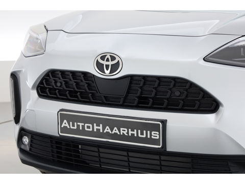 Toyota Yaris Cross 1.5 Hybrid Teamplayer 130pk | Winter pack | Safety pack | Navi | Adapt. Cruise | Camera | Keyless