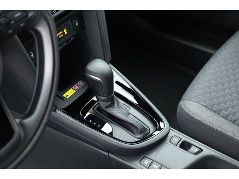 Toyota Yaris Cross 1.5 Hybrid Teamplayer 130pk | Winter pack | Safety pack | Navi | Adapt. Cruise | Camera | Keyless