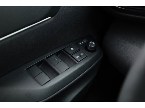 Toyota Yaris Cross 1.5 Hybrid Teamplayer 130pk | Winter pack | Safety pack | Navi | Adapt. Cruise | Camera | Keyless